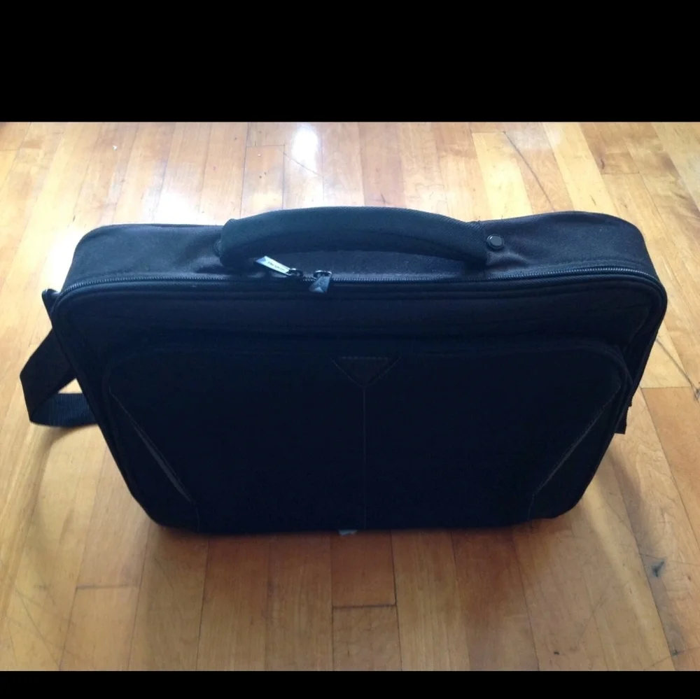 TARGUS Black Canvas Laptop Case Zippered Briefcase Messenger Bag 17 X 12